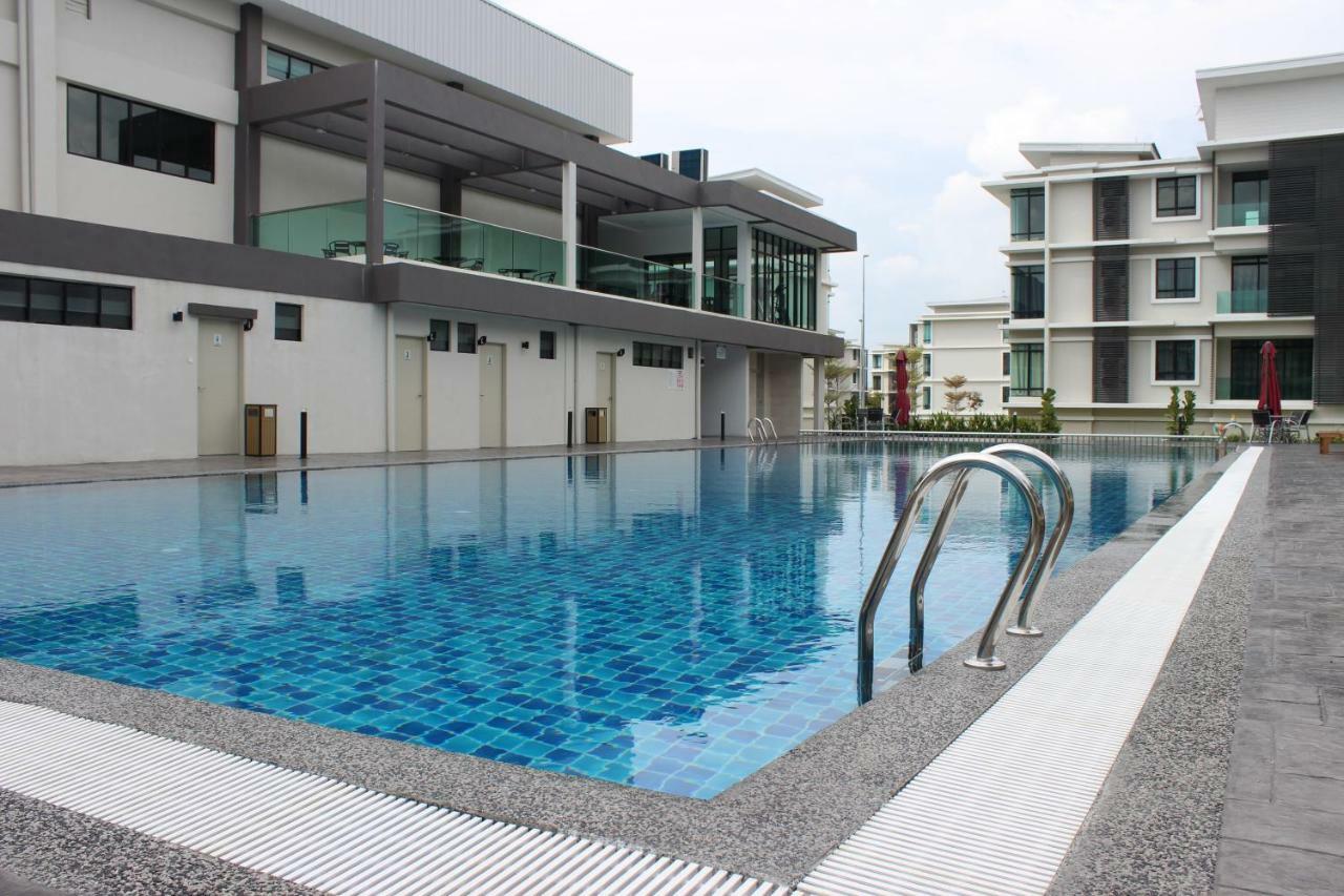 The Meadow Park Appartement Kampar Buitenkant foto